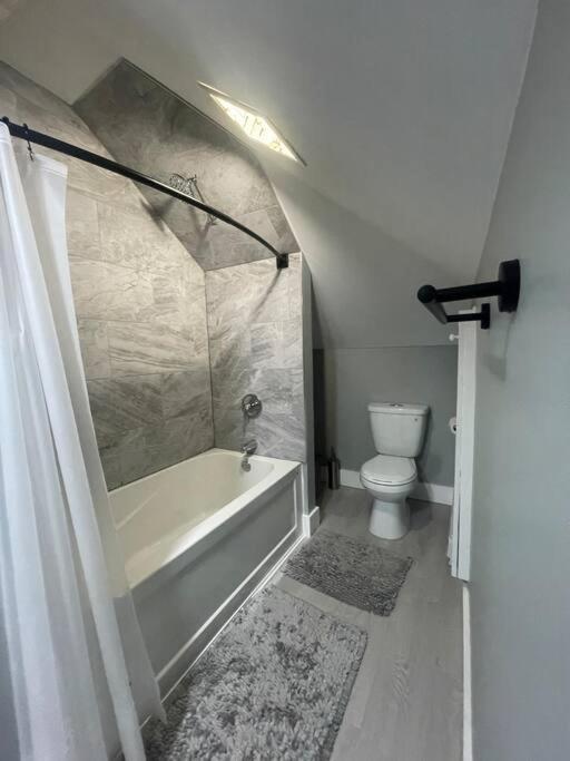 Unique Modern Luxury 2 Bedroom Apartment Rental Chapleau Exteriér fotografie
