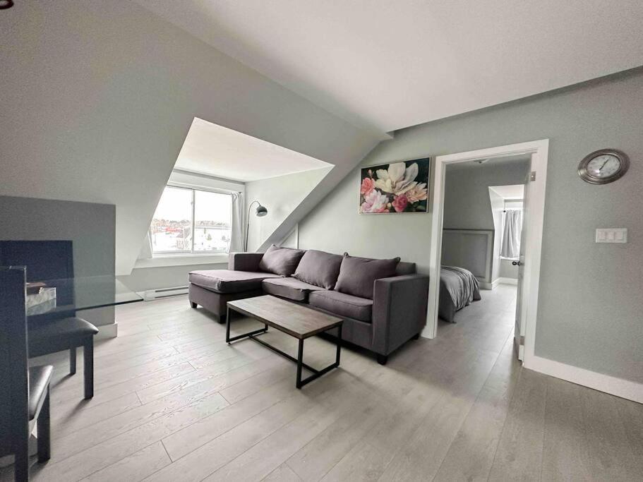Unique Modern Luxury 2 Bedroom Apartment Rental Chapleau Exteriér fotografie
